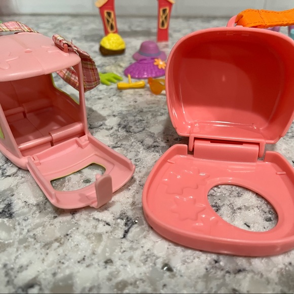 Littlest Pet Shop | Farm Accesories & 2 Carriers Lot - Picture 5 of 8